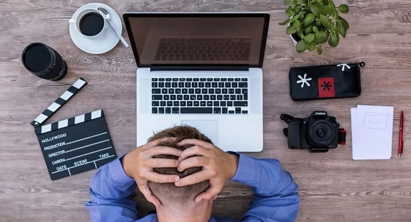 Εργασιακό burnout: Τι είναι και πώς αντιμετωπίζεται
